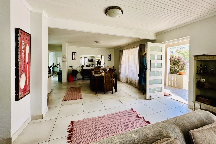 6 Bedroom Property for Sale in Onrus Western Cape